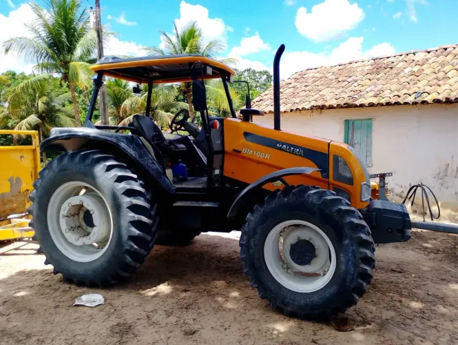 Trator BM100. Ano 2018. Valtra.