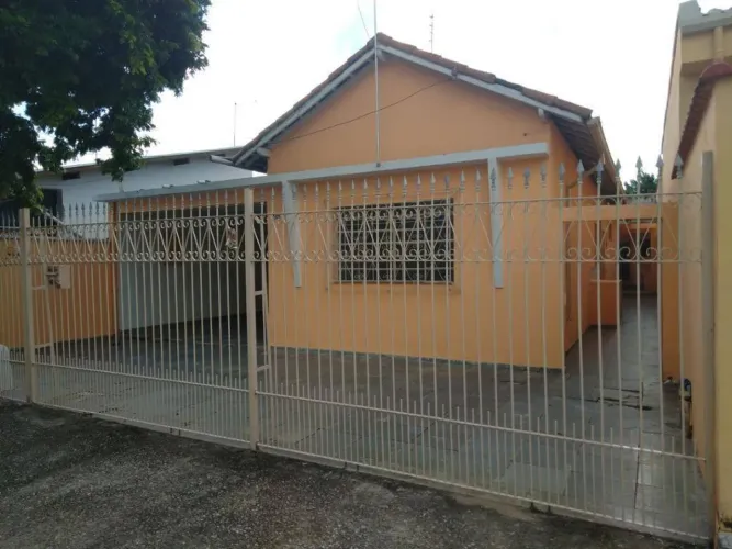 Casa com 3 dormitórios para alugar, 124 m² por R$ 2.000,00/mês - Pedregulho - Guaratinguet