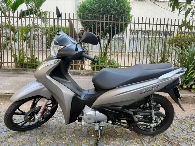 Honda biz 125 . Flex! Apenas 5 mil km. Impecável 