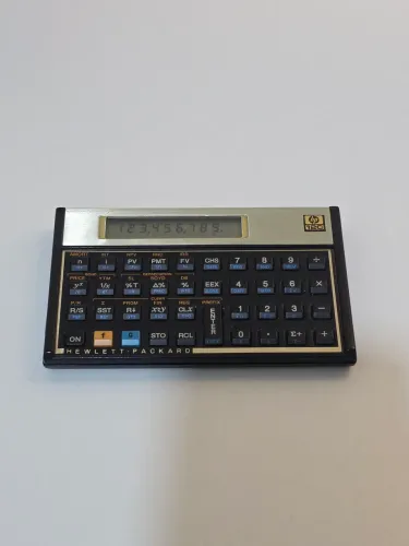 Calculadora HP 12C em perfeitas condições. Acompanha manual