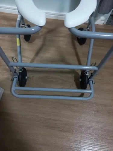 Vende-se cadeira banho