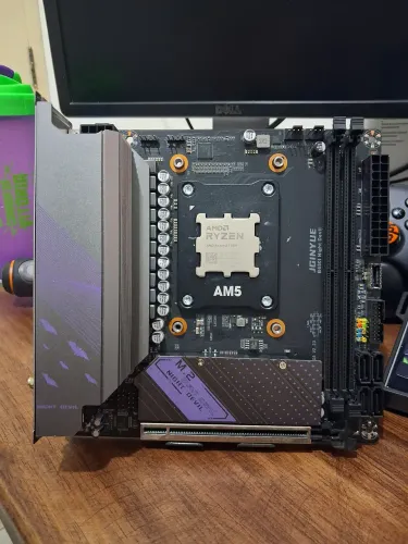 B650i itx wifi + ryzen 5 7500f