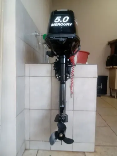 Vendo barco e motores