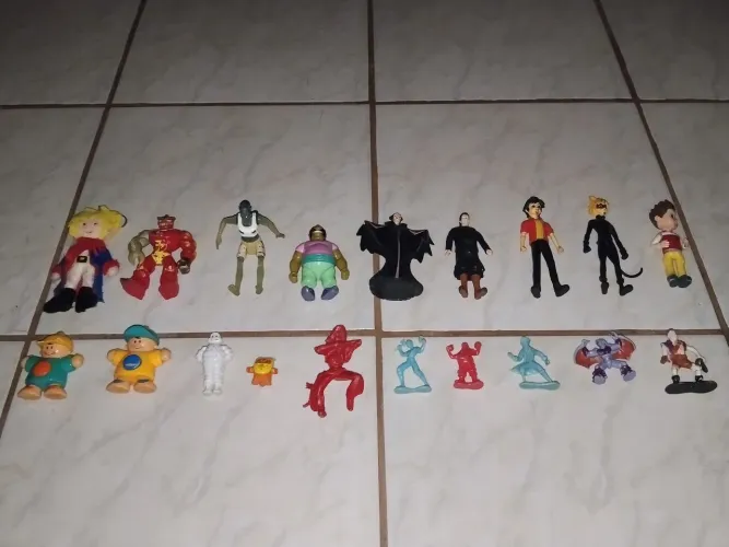 Vendo coleção de brinquedos