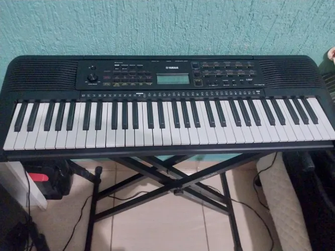 Teclado Yamaha PSR-E273