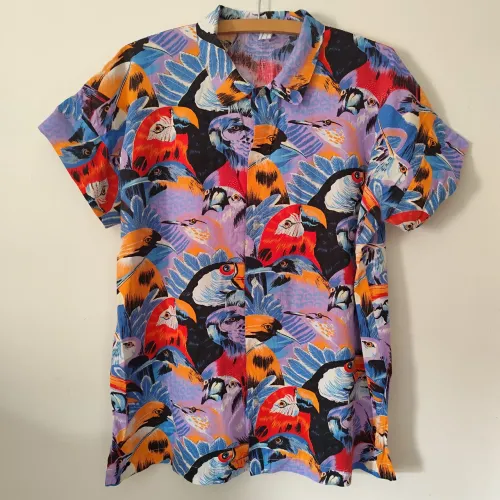 Camisa Vintage Estampa Tropical Tucanos e Araras