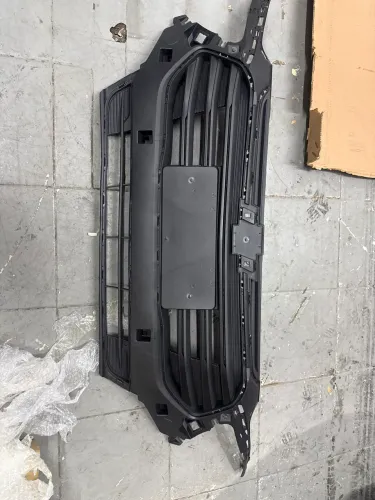 Grade Radiador Montana 2023 2024 Preta Com Friso Black Piano Preta Com Friso Black Piano