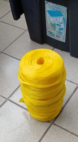 Rede plástica para frutas ou pesca, amarelo, em torno de 80 metros 