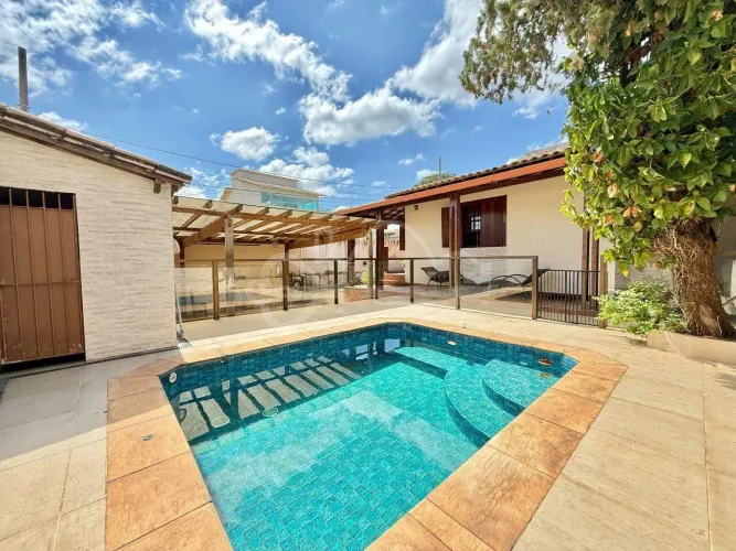 Casa à venda, 6 quartos, 3 suítes, 3 vagas, Santa Amélia - Belo Horizonte/MG