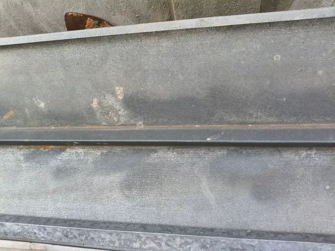 Calha condutor para água furtada