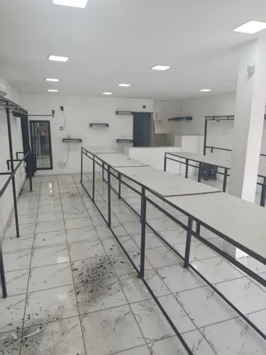 Vendo Estruturas Metálicas para Loja Completa | Excelente Estado