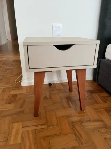 Mesa de cabeceira 35 x 40 Tok Stok