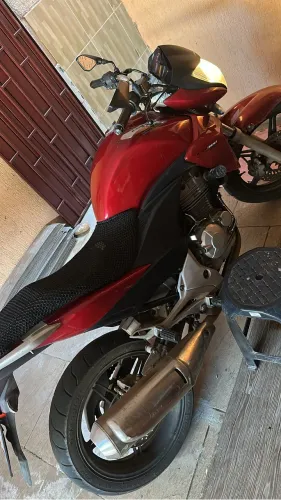 Vende-se Cb300
