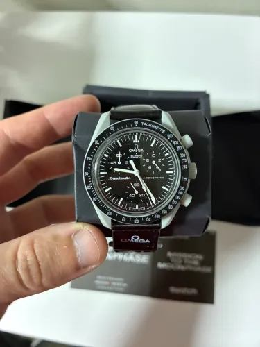 Relógio Swatch x Omega Bioceramic Moonswatch Mission to the Moon