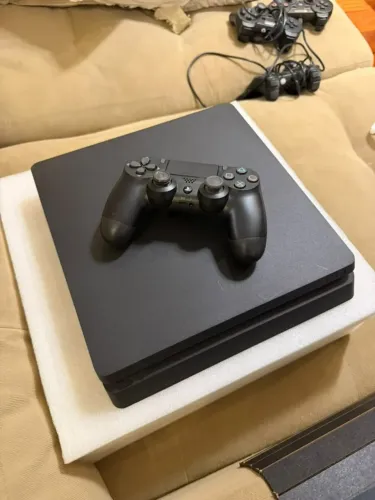 PS4 Slim + Controle + Jogos | Hogwarts Legacy e GTA V