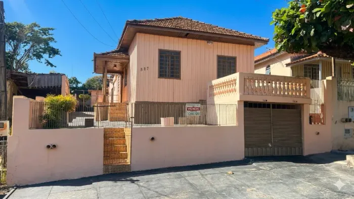Casa ampla e terreno - Rua Dr. Heraldo Maciel Sanches, 587 - Santo Anastácio 