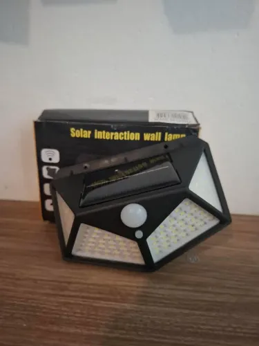 Luminária Solar com Sensor de Presença 