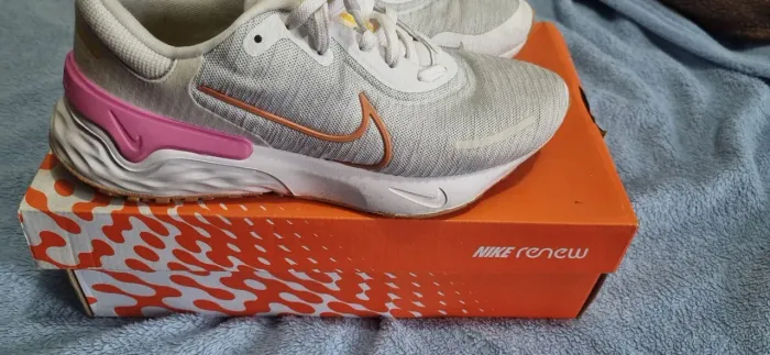 Tenis nike renew