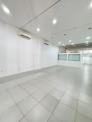 Prédio comercial no Vieiralves