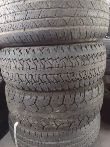 Pneus 245/70/16 um de cada marca