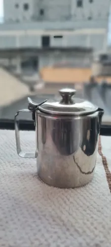 Café, 2 Leiteiras de alumínio, 350ml, ideal para barista, cafeteria ou cozinha.