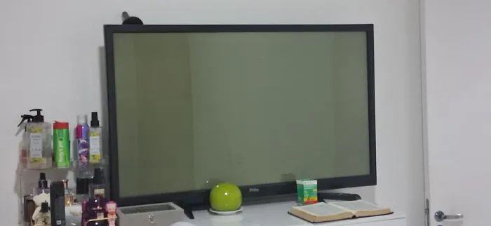 TV Philco 42" com defeito: só trocar a placa e os botões - oportunidade por R$120