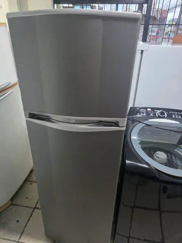 Geladeira cônsul frosfree funcionando perfeitamente 