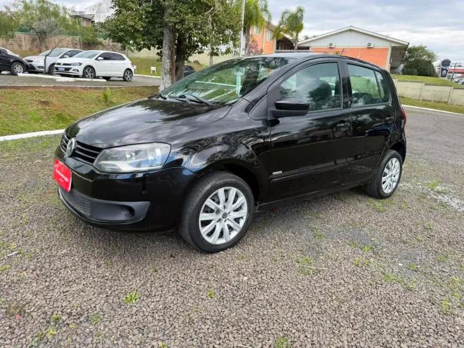 Volkswagen Fox 1.0 MI Total Flex 8V 5P 2011