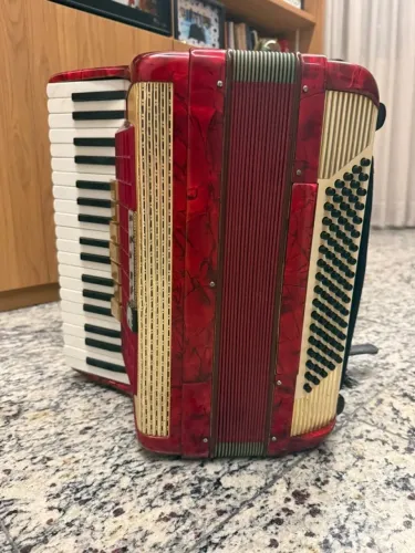 Sanfona Scandalli Favo de Mel 80 baixos