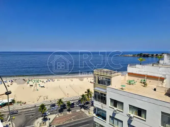 Apartamento para venda tem 300 metros quadrados com 6 quartos em Copacabana - Rio de Janei