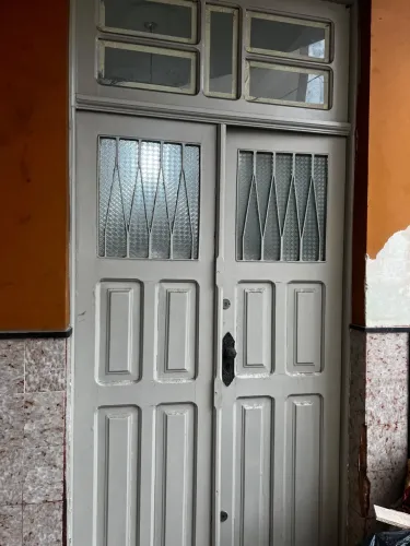 Porta Antiga De Madeira Maciça Com Detalhes Em Ferro Anos 50 (Usado)
