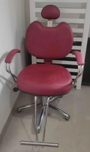 Cadeira para salão de beleza/ barbearia com apoio de cabeça