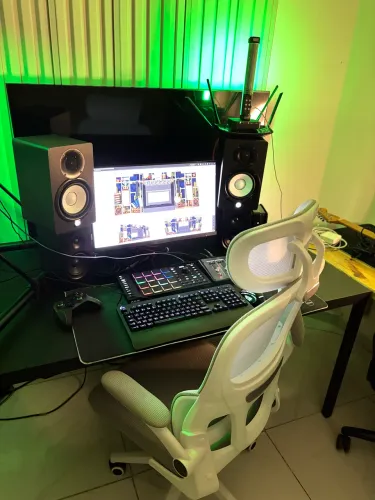 Par de monitores Yamaha HS5