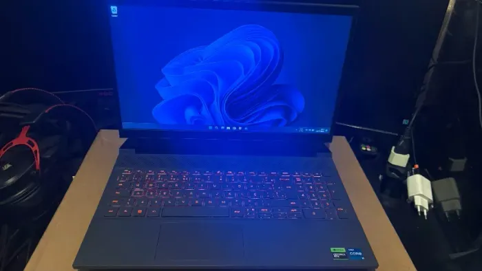 DELL G15 5530 RTX 3050 i5-13450hx