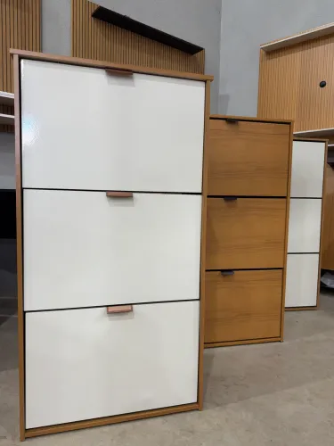 Sapateira 3 Portas Multiuso Montada Cor Off White Cinamomo