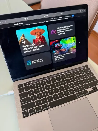 MacBook Pro M1 13" | 8GB RAM | 512GB SSD | Touch Bar | Impecável