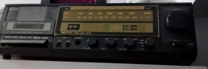 Som tres em um toca vinil perfeito ,aceito proposta, e tenho dezenas de vil também 