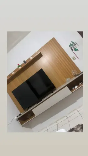 Móvel de parede, 2 meses de uso, MDF revestido, 1x80 por 2x20.