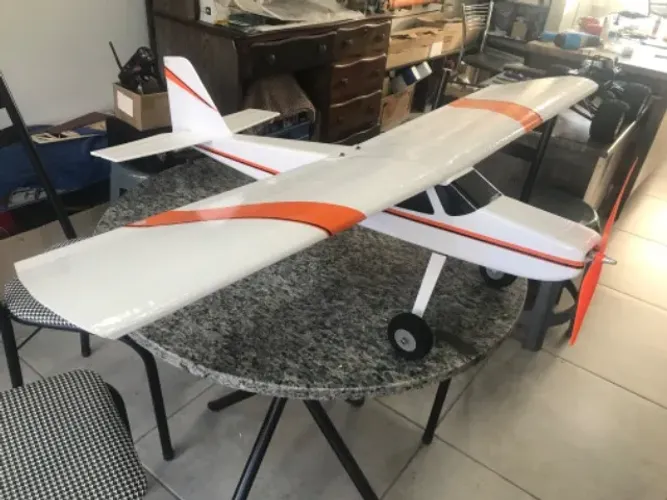 Aeromodelo controle remoto completo
