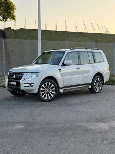 Mitsubishi Pajero HPE Full 3.2 4X4 T.i.dies. 5P AUT 2017