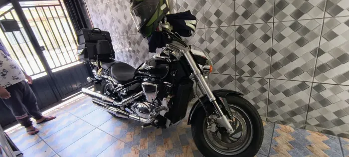 Suzuki Boulevard M800
