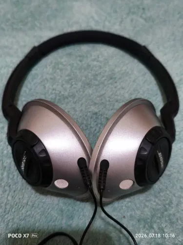 Fones de ouvido Bose TP-1ª TriPort Around-Ear em Prata/Preto