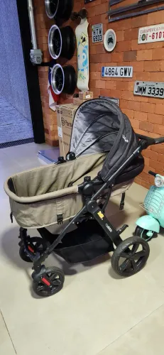 Carrinho de Bebe C/ Bebe Conforto e Baba Eletronica Motorola