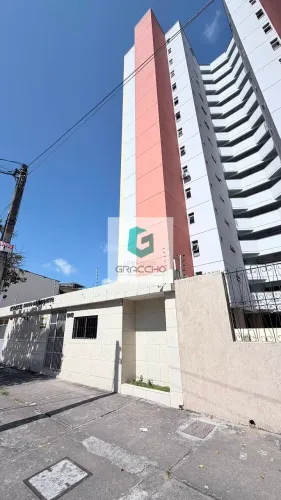 Apartamento no Edifício Barão de Mesquita no bairro Benfica por R$350.000