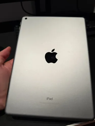 iPad Apple 6ª Geração 128GB Wi-Fi - Cinza Espacial