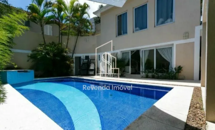 Casa à venda no Real Parque de 640m² com 4 dormitórios sendo 3 suítes e 6 vagas de garagem