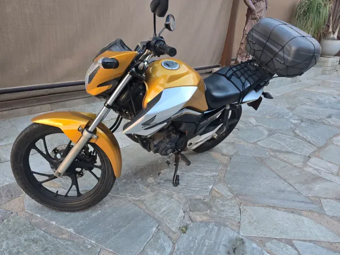Cg 160 Titan Baixa km - Doc em dia
