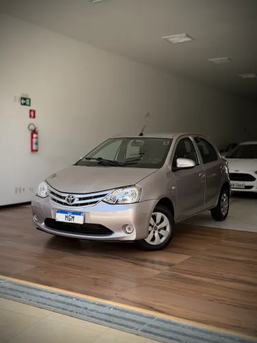 Toyota Etios X 1.3 Flex 16V 5P Mec. 2017