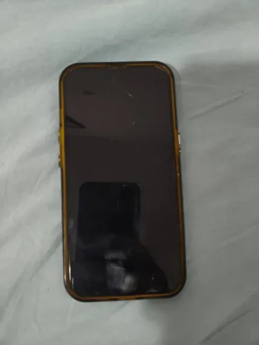 iPhone 13 256GB Preto - Traseira Trincada / Bateria 50%