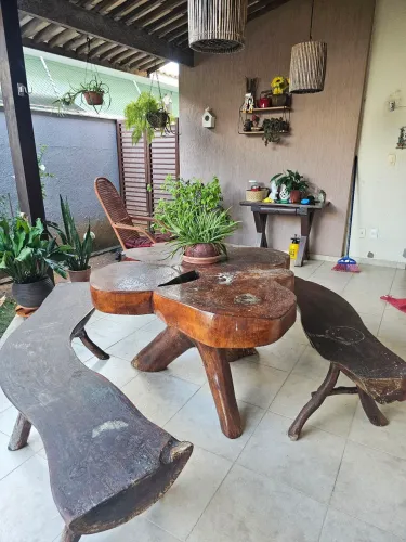 Mesa com bancos rustica 